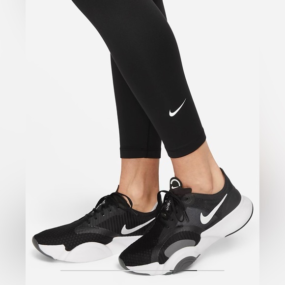 NEW Nike One High Waisted 7/8 Leggings - Picture 3 of 3